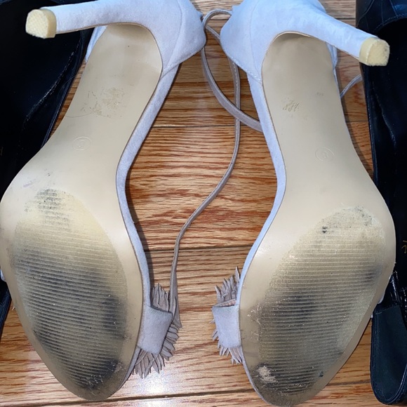 Heels - Picture 4 of 4